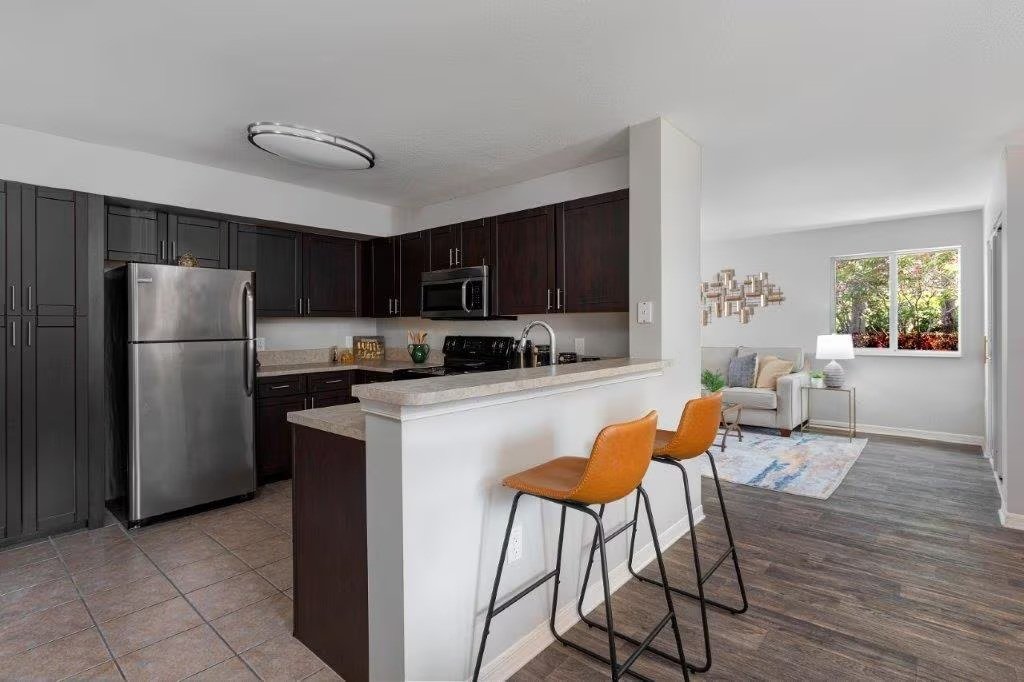 FABULOUS 1 BED/ 1 BATH APARTMENT IN WESTON, FL.